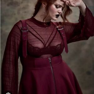 Torrid 1X Nightfall Red Long Sleeve Mock Neck Bell Sleeve Top